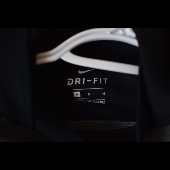 Nike Dri-fit performance hoodie - Picture 3 of 3